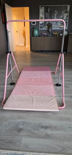 kids gymnastic bar