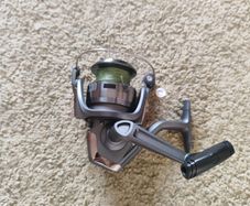 Fishing reel with line Fury Feeder 4000