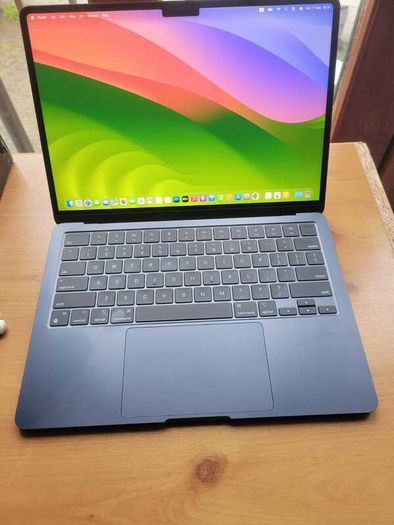 Apple MacBook Air M2 13.6 Midnight 512GB - Used twice in entire life