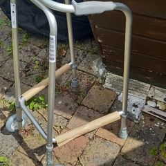 Walking frame, with wheels