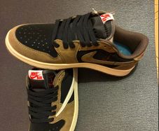 Travis Scott x Air Jordan 1 Low Dark Mocha (UK 10 / EU 45) - Like New, Boxed