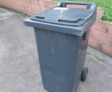 wheelie bin