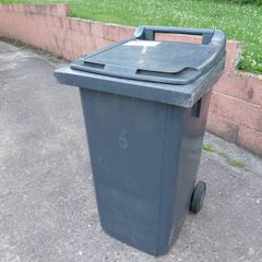 wheelie bin