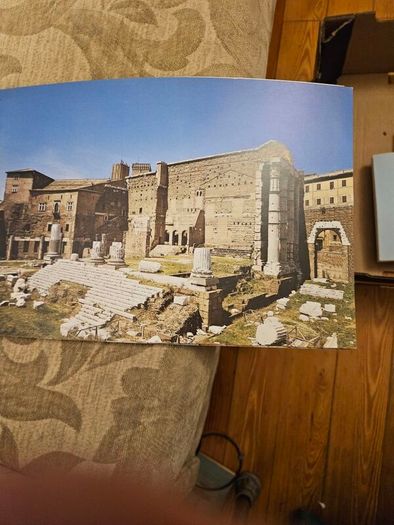 Archaeological Rome. Including 24 Transparent Overlays With Artist's Renditions Of Ancient Rome,ostia And Pompeii. Large Volume Paperback In Good Condition.  See Photos For Condition.
