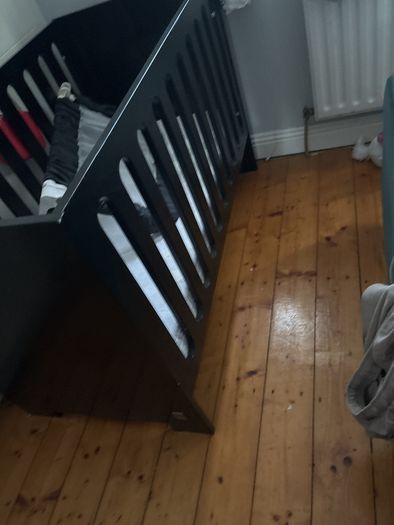 baby cot
