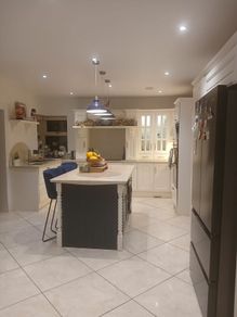 Painted Sollid oak kitchen