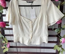 blouse Bnwt cream bell sleeve button front size large