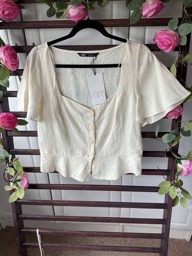 blouse Bnwt cream bell sleeve button front size large