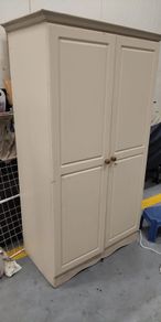 pine wardrobe needs to be collected by the 21st of August