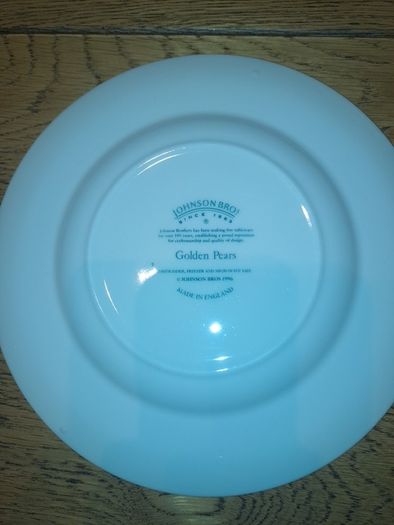 Set of Johnson Brothers "Golden Pear" Dinner Plates, side plates, and cups and saucer