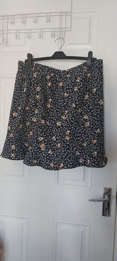Ladies skirt Dunnes