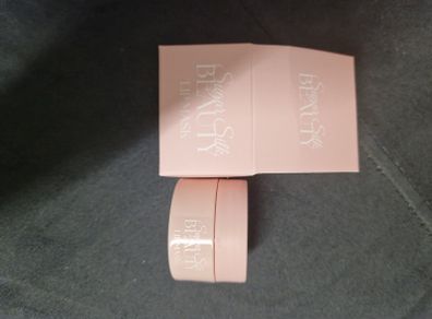 Lip mask