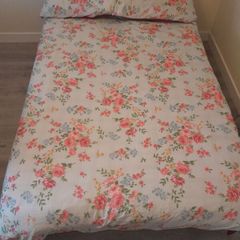 Nice Double Bed with All the betting and Cover