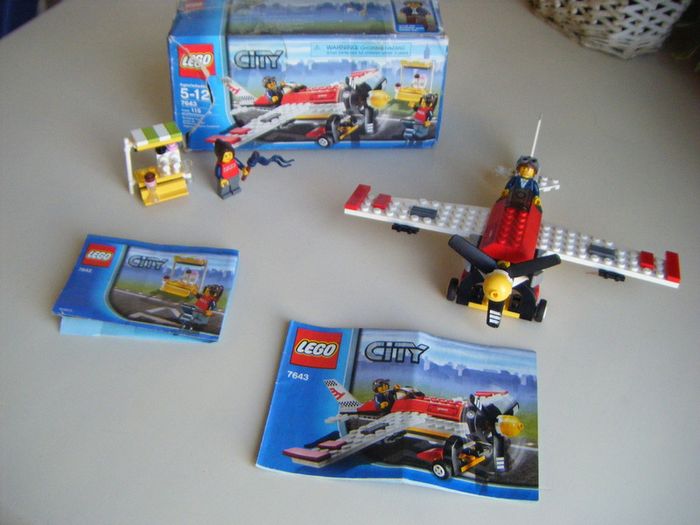 LEGO City Airshow 7643