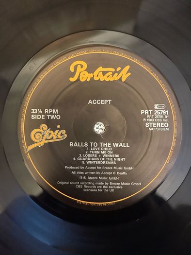 ACCEPT Balls to the wall original 1983 release with original lyric sheet vinyl record in near mint condition