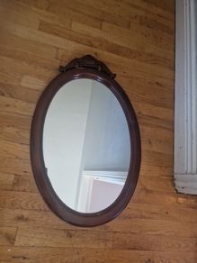 oval mirror