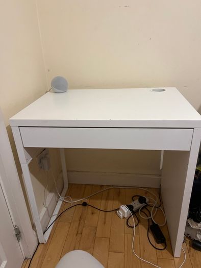 Work desk