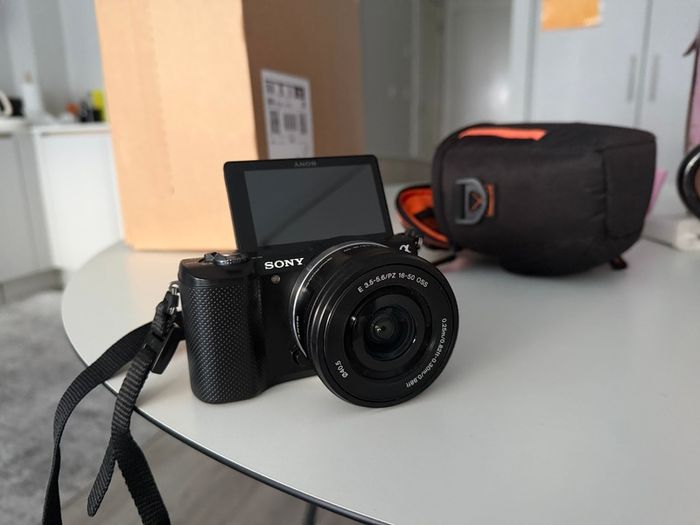 Sony a5000 and 16-50mm Lens