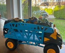 Hot Wheels Monster Trucks Monster Mover Transporter with 3 Die-Cast monster trucks