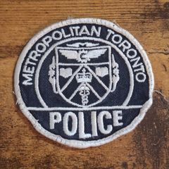 Vintage Metropolitan Toronto Police Canada Shoulder Badge, obsolete - free standard postage