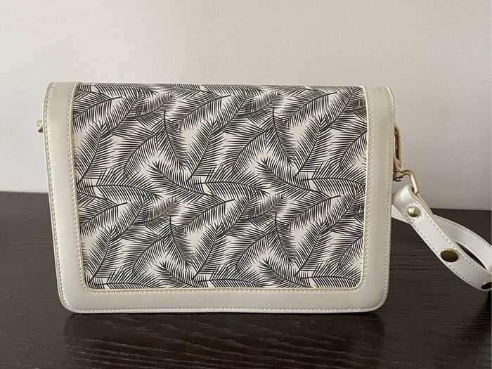 Hispanitas heels and handbag