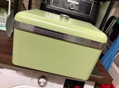 green kitchen stuff