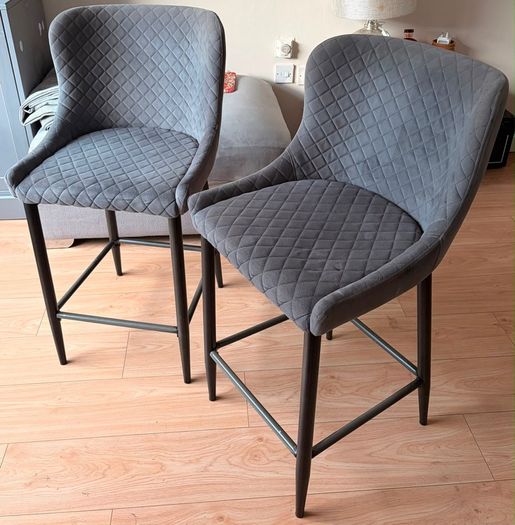 Bar stool