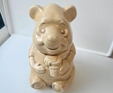 Vintage Disney Winnie the Pooh ceramic honey pot cookie jar 1988