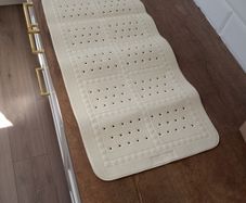 Bath shower anti slip mat (great for kids!)