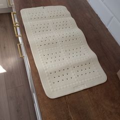 Bath shower anti slip mat (great for kids!)