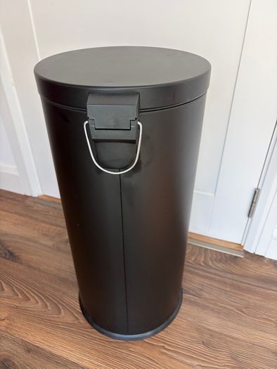 Modern Matte Black Kitchen Pedal Bin 30 L - Soft Close & Removable Liner
