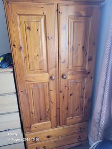 Complete Solid Pine Bedroom Set  5 Pieces