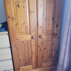 Complete Solid Pine Bedroom Set  5 Pieces