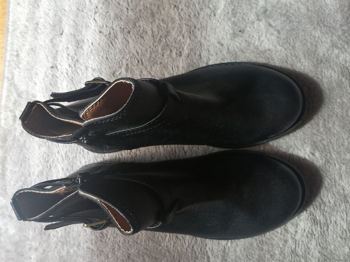 Gap girls Chelsea style boots, unworn
