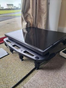 Power amp stand