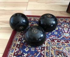 Indoor bowls . Henslite