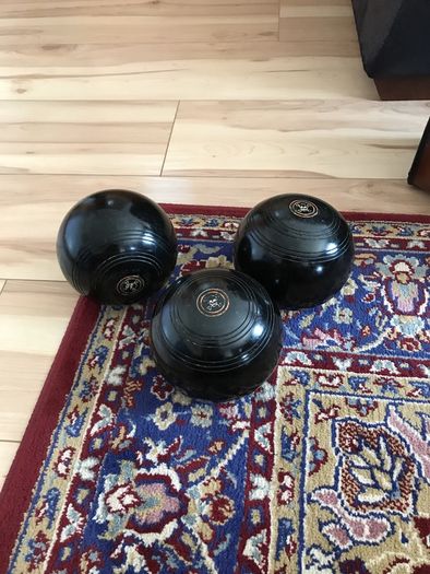 Indoor bowls . Henslite