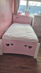 girls single bed