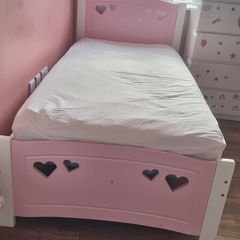girls single bed