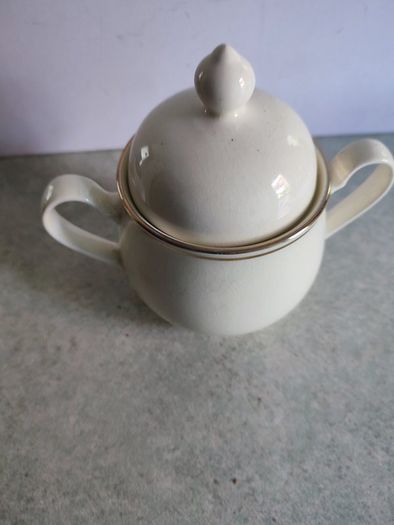 Suger Bowl And Lid No Stamp.
