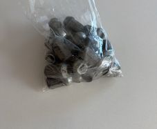 Land Rover Discovery 5 Wheel Nuts
