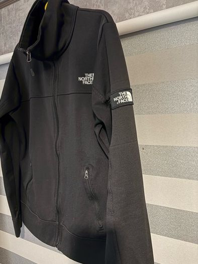 North Face top