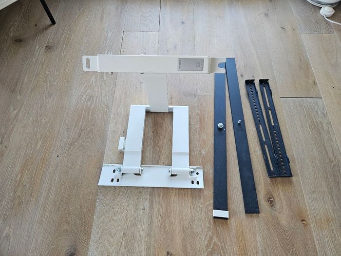 One For All Ultra Slim articulated TV wall bracket EUR40