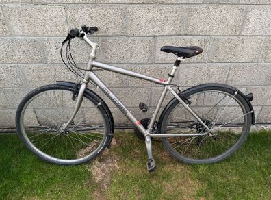 Specialized Globe hybrid commuter men's bike