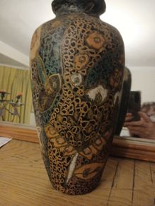 Vase.