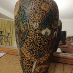 Vase.