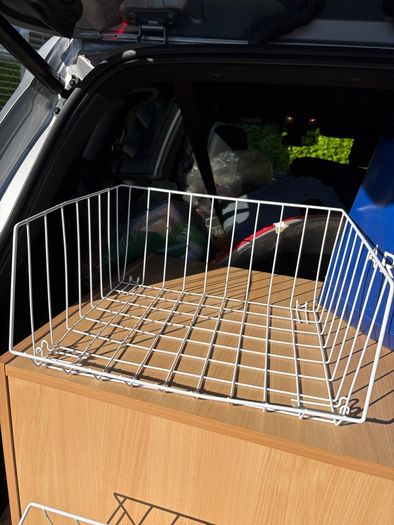 2 large wire baskets - FREE