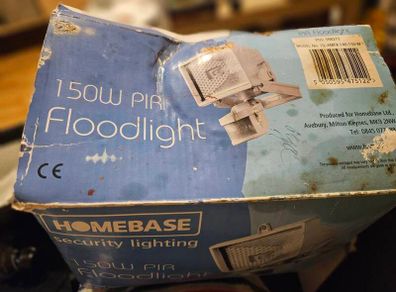 2 Floodlights