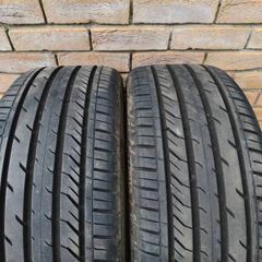 2x Matching Tyres 225/40/18