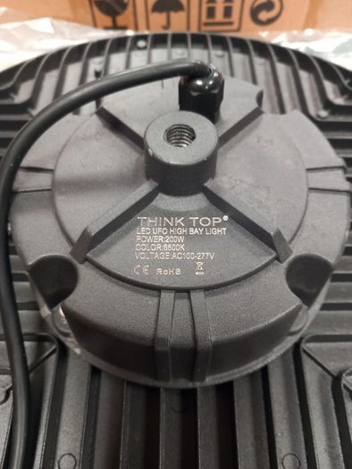 UFO LED LIGHT 200W (brand new in box)
